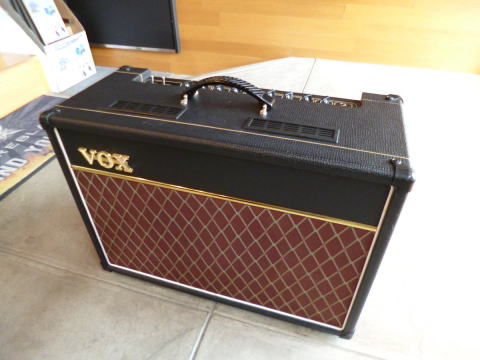 Vox ギターアンプ AC15CC1 GSH-1230-16 譲ろ キャスター付き